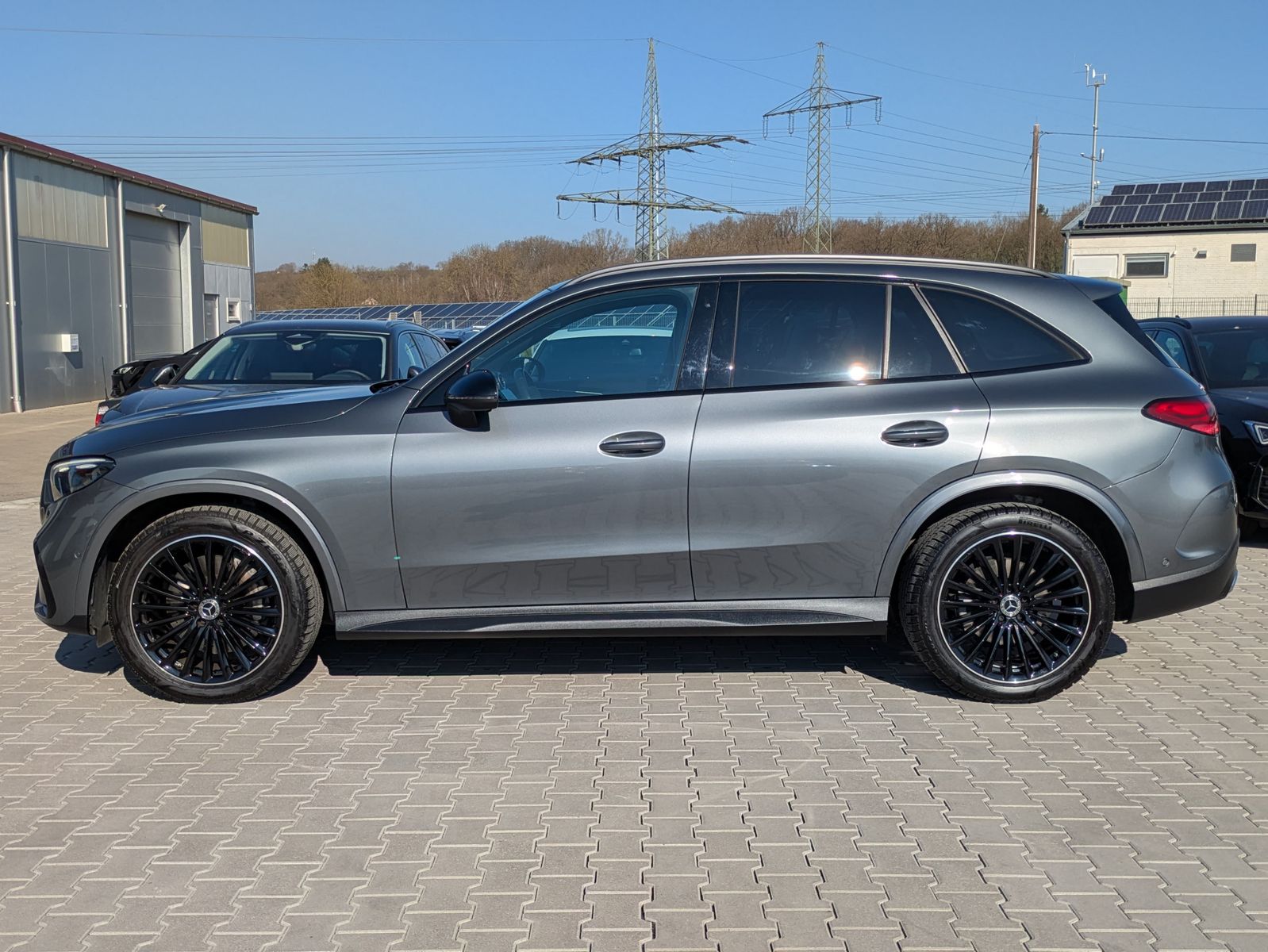 Fahrzeugabbildung Mercedes-Benz GLC 300 d 4M AMG PANO*DIGITAL-LIGHT*ACC*AHK*20"