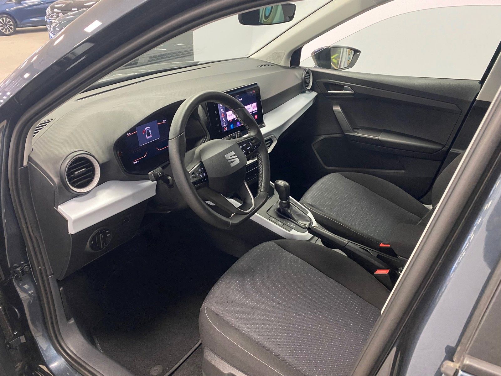 Fahrzeugabbildung SEAT Arona 1.0 TSI STYLE DSG+NAVI+LED+APP+TEMPOMAT+++