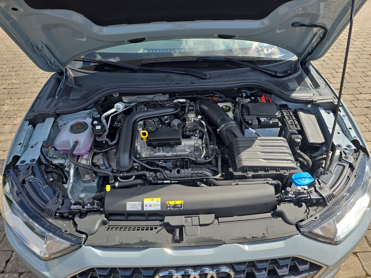 Fahrzeugabbildung Audi A1 Sportback Advanced 30 TFSI 81(110) kW(PS) S