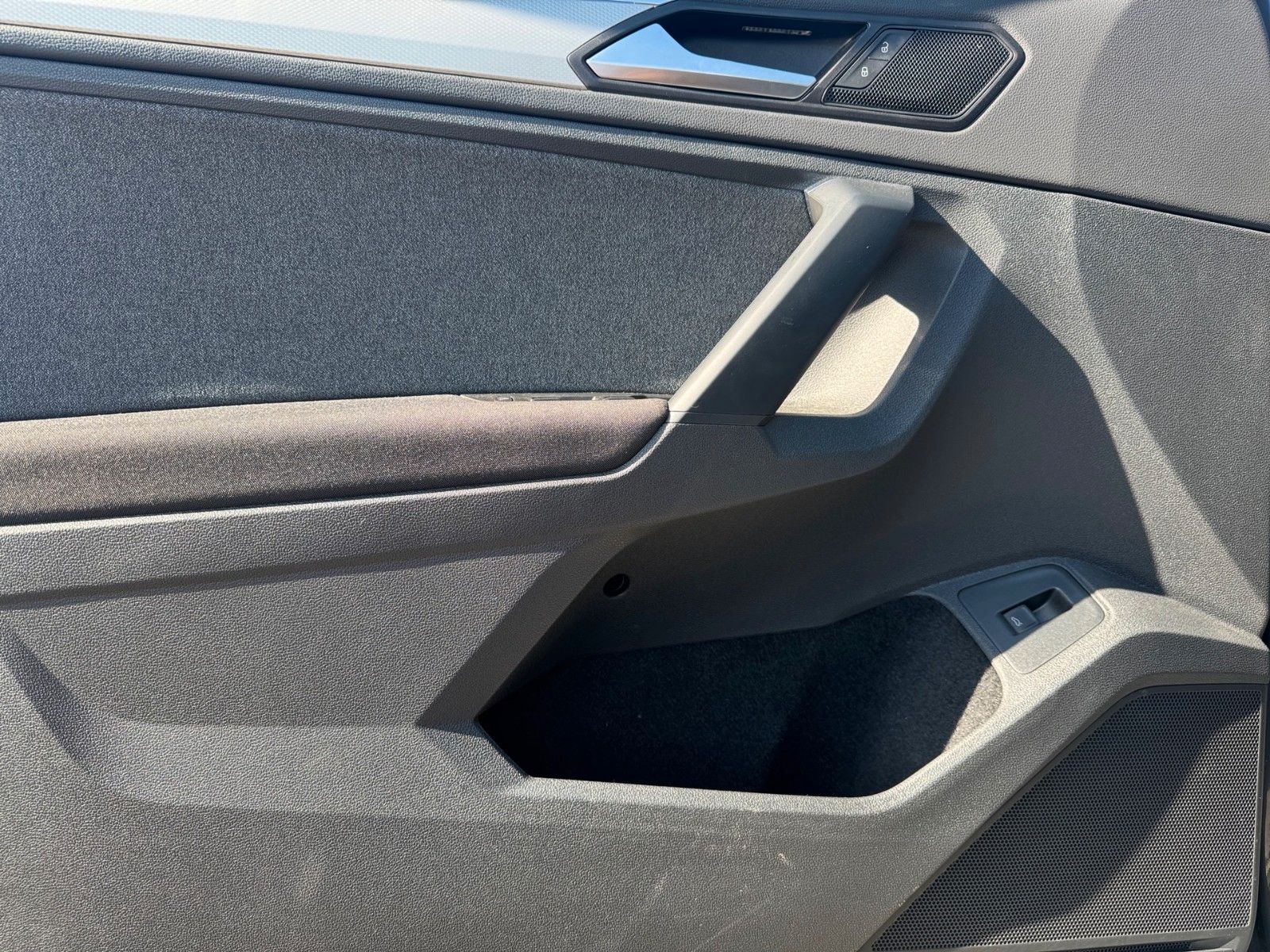 Fahrzeugabbildung Volkswagen Tiguan Life MOVE 1.5 TSI