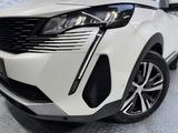 Peugeot 3008 PureTech 130 Stop & Start GPF Allure+LEDER+ - Peugeot 3008: Geländewagen