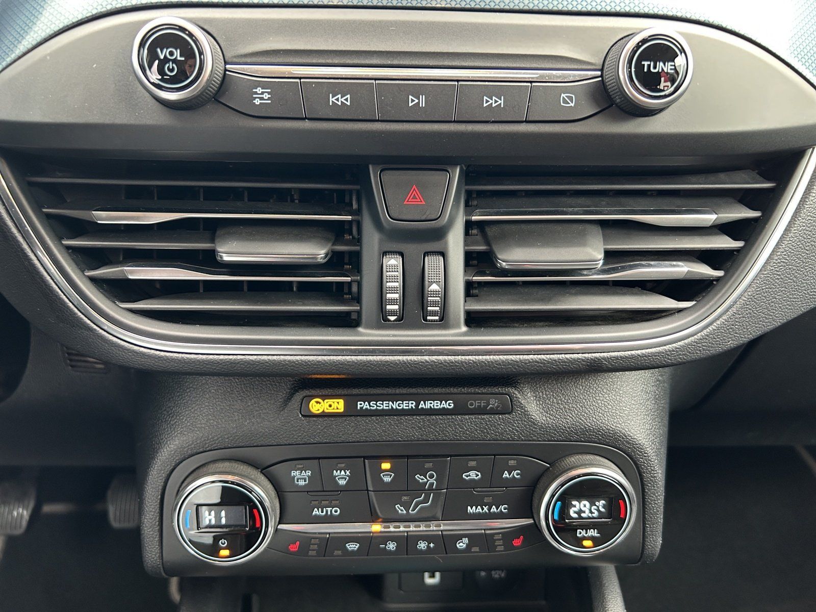 Fahrzeugabbildung Ford Focus 1.5 EcoBlue Active LED/KAMERA/NAVI/SHZ/LHZ