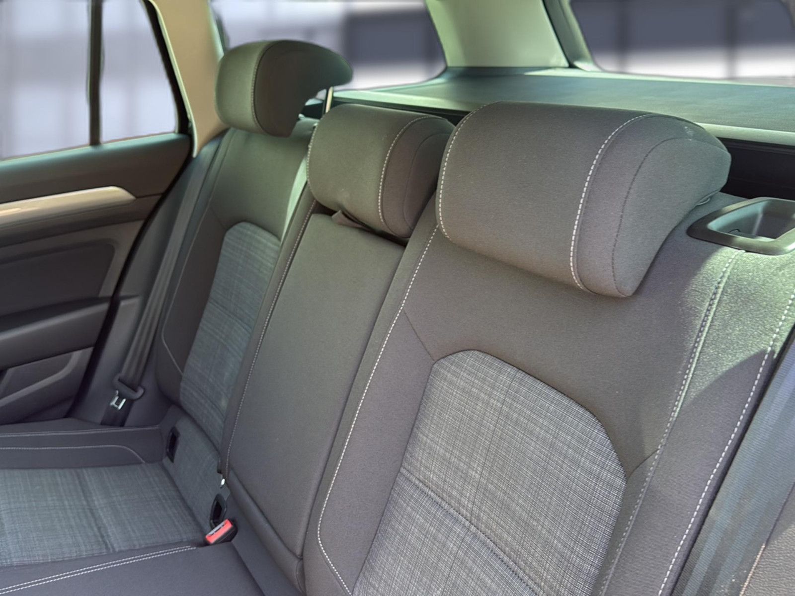 Fahrzeugabbildung Volkswagen Passat Variant Business
