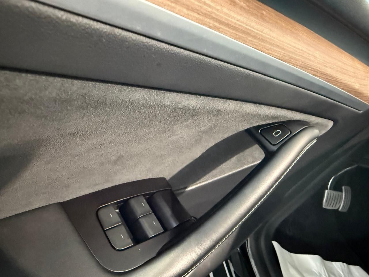 Tesla Model Y Long Range Dual AWD foto 12