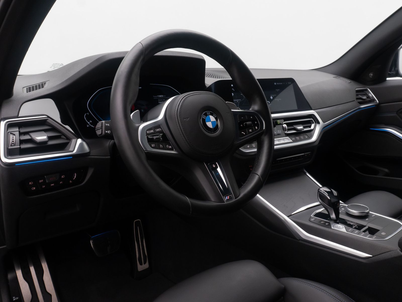 Fahrzeugabbildung BMW 330e M Sport Kamera Laser HUD DAB H/K AHK 19Zoll