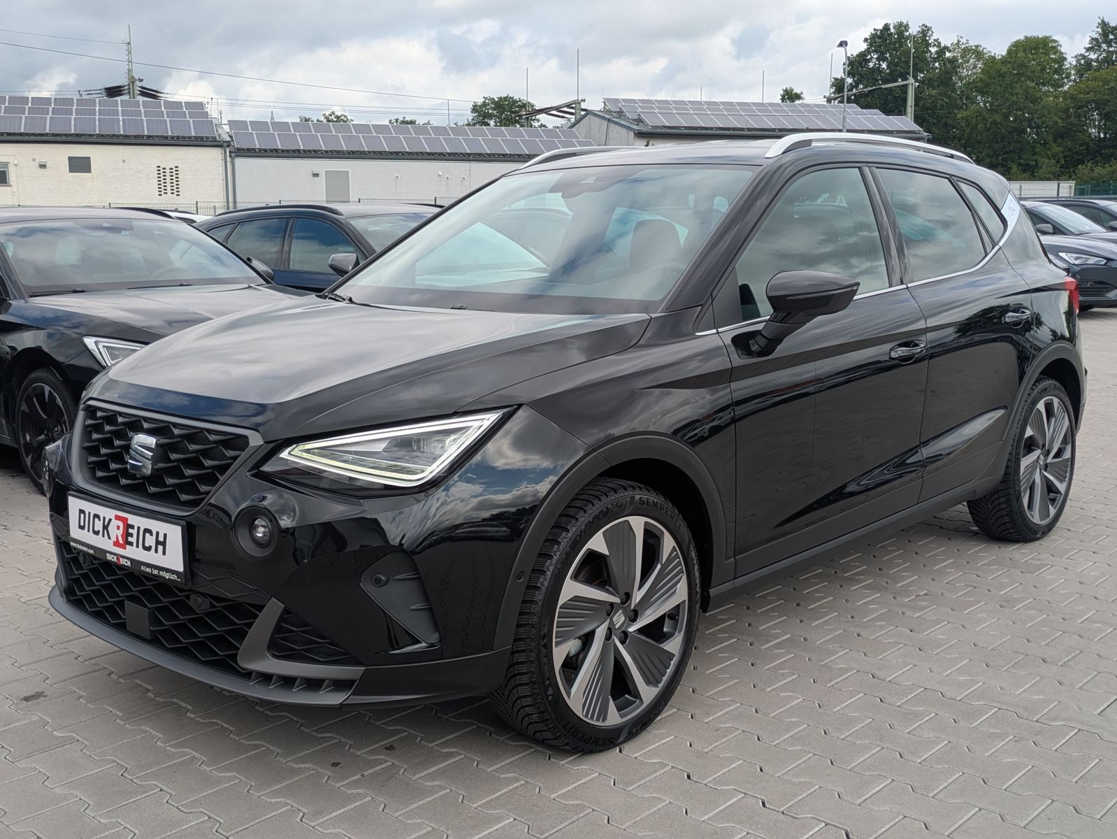 Fahrzeugabbildung SEAT Arona 1.0 TSI FR DSG AHK*ACC*LED*APP*DAB*KAMERA