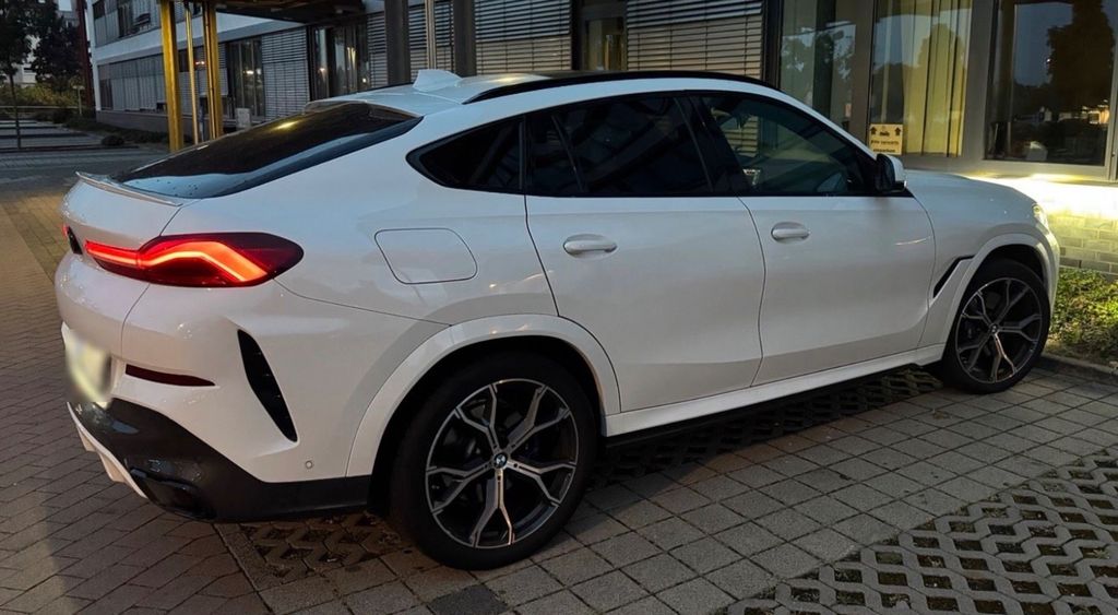 Image of BMW X6
