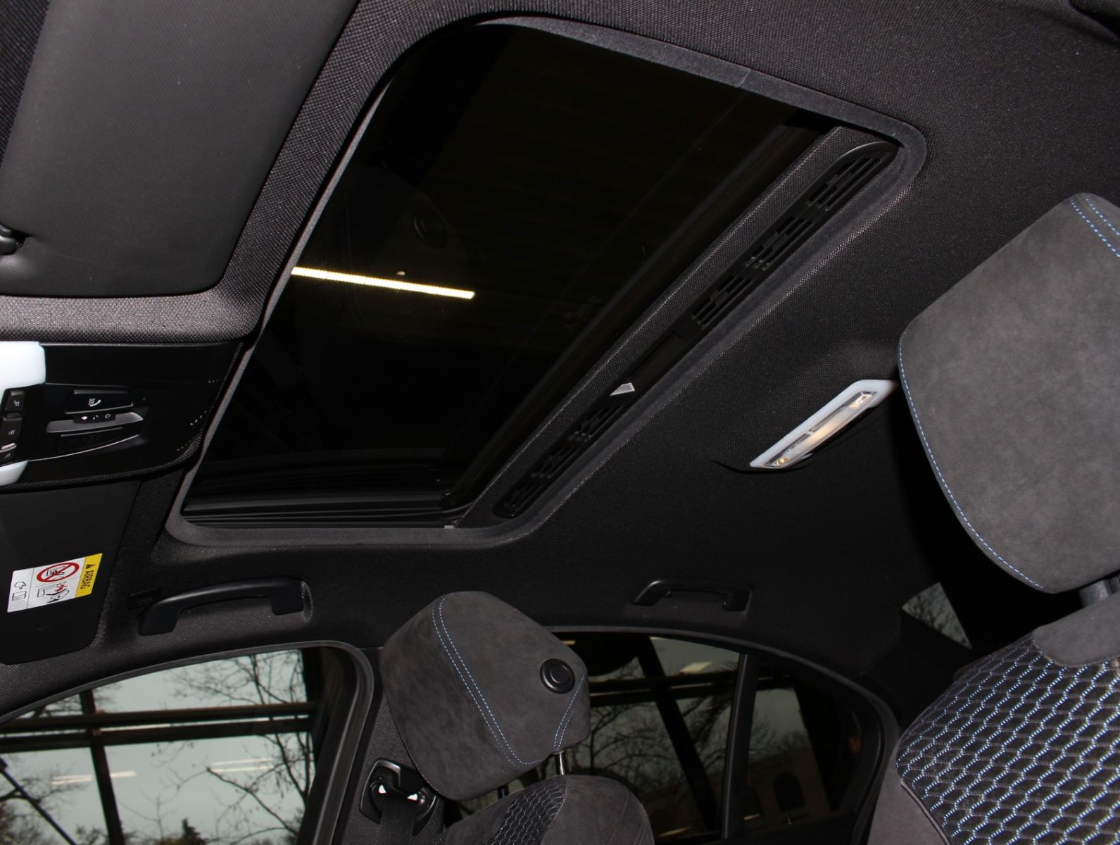 Fahrzeugabbildung BMW 335i xDrive M Sport*Head-up*Kamera*Harman-Kardon