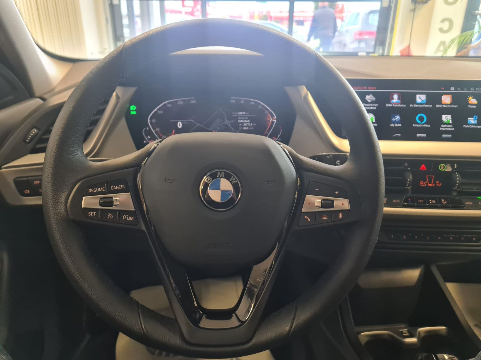 Fahrzeugabbildung BMW 118i Advantage / 1. Hand / LED / NAVI