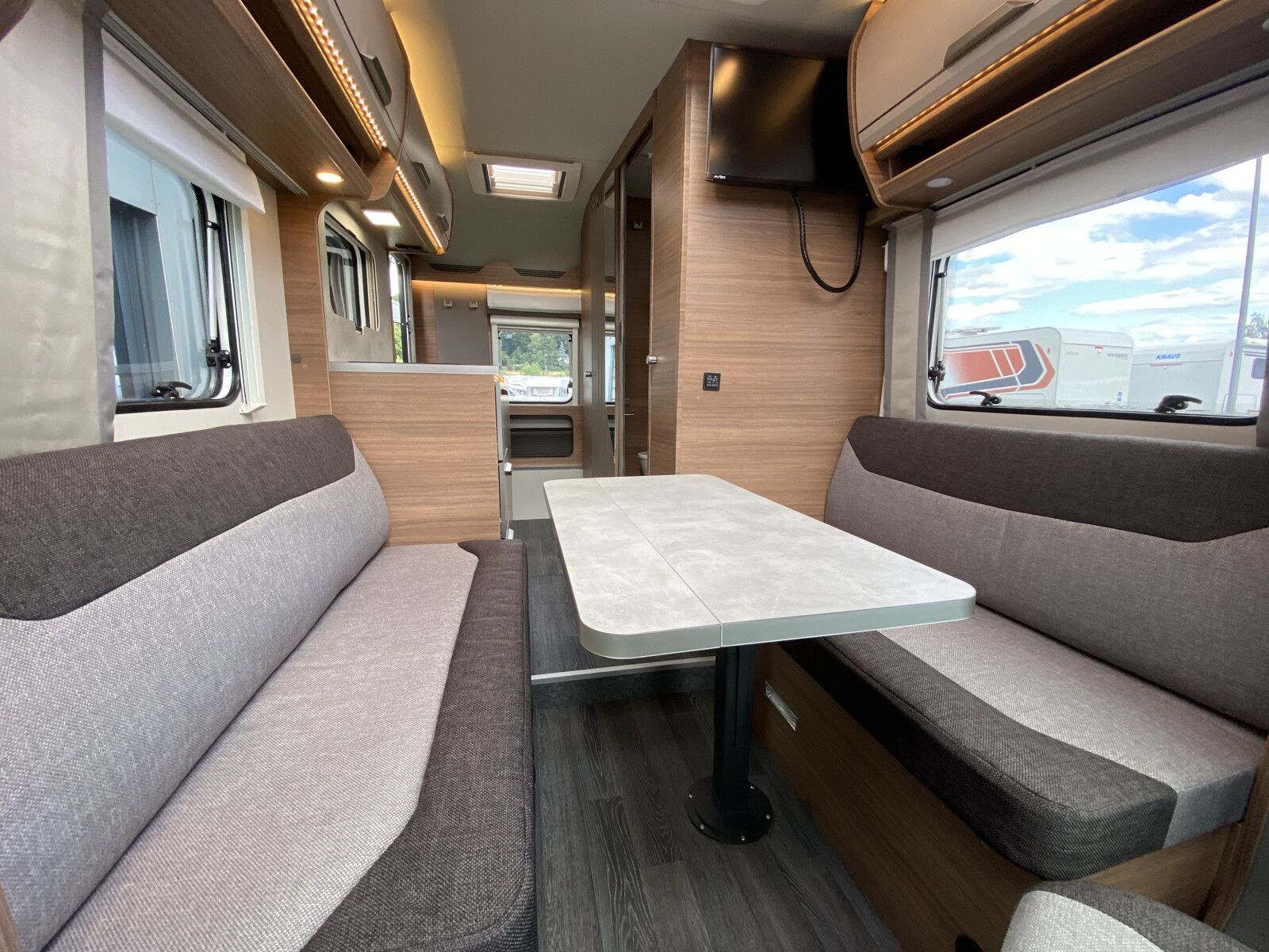 Fahrzeugabbildung Knaus Tourer Van VANSATION 500 LT Automatik, Markise