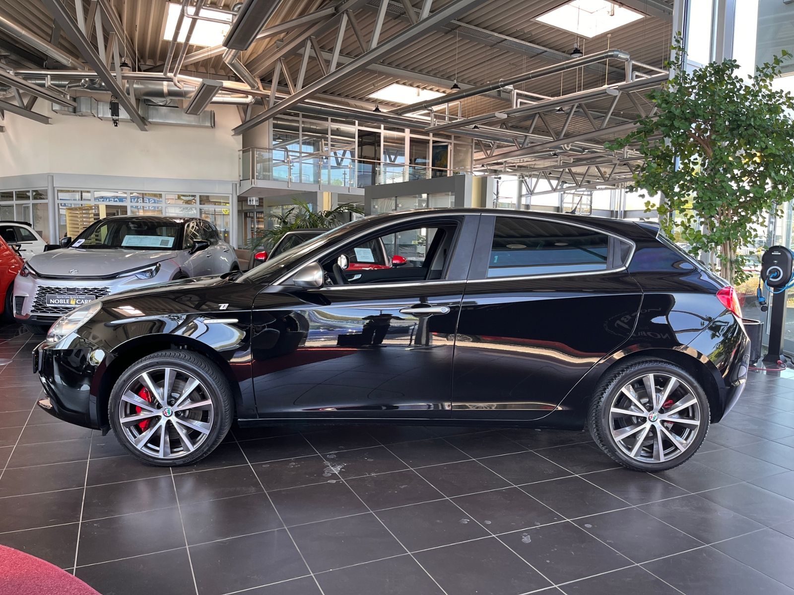 Fahrzeugabbildung Alfa Romeo Giulietta Lusso Ti BOSE XENON NAVI