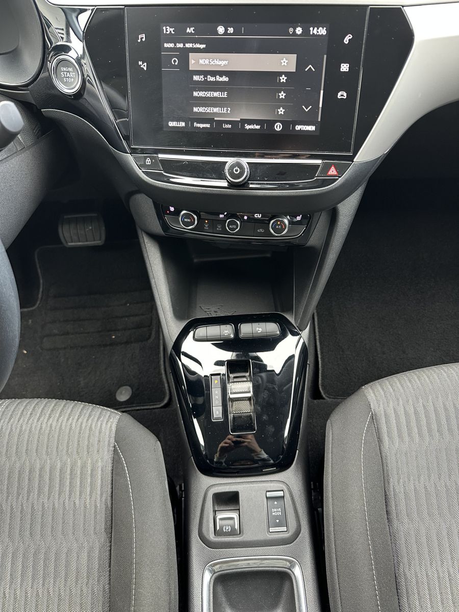 Fahrzeugabbildung Opel Corsa e Edition SHZ+180°-KAMERA+SHZ+STYLE-PAKET