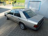 Mercedes-Benz 300E, 4-matic, W124 - Mercedes-Benz 300: W124 300e