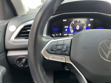 Volkswagen T-Roc - 12