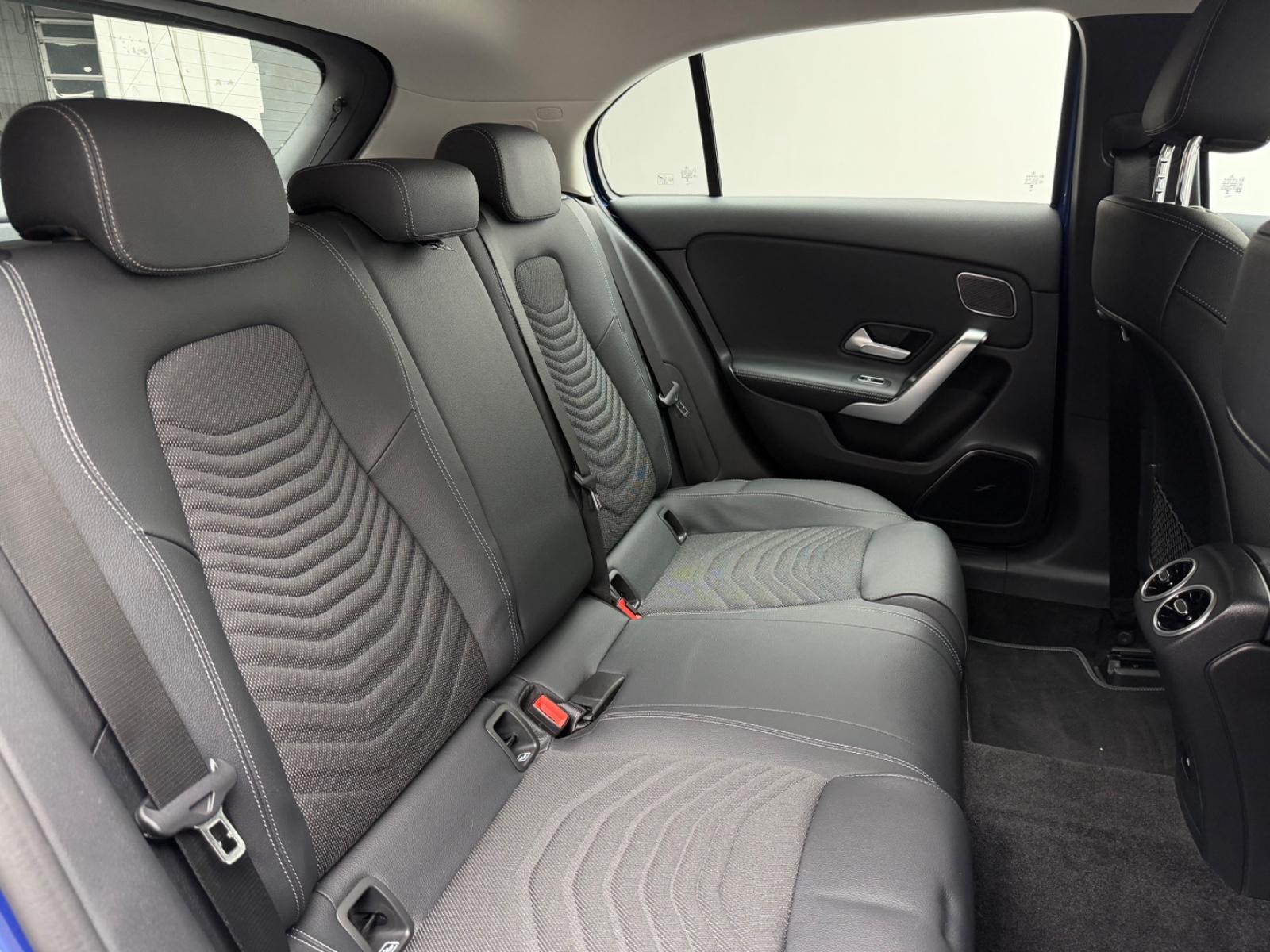 Mercedes-Benz A-Class 4M Progressive AHK Burmester NAVI MBUX LED, миниатюра 18