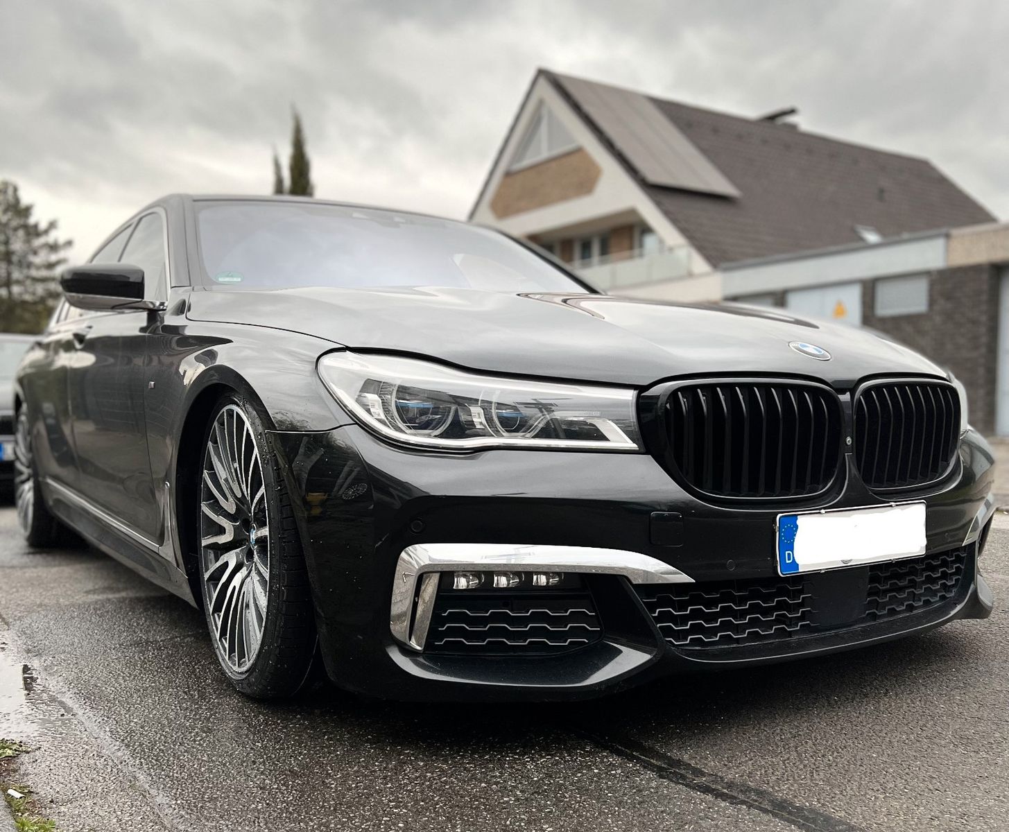 BMW 740Ld xDrive - M Sport - Fond Entertainment - La