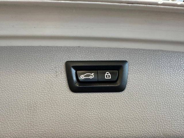 BMW 330 Touring *Sport Line*Navi*Bi Xenon*