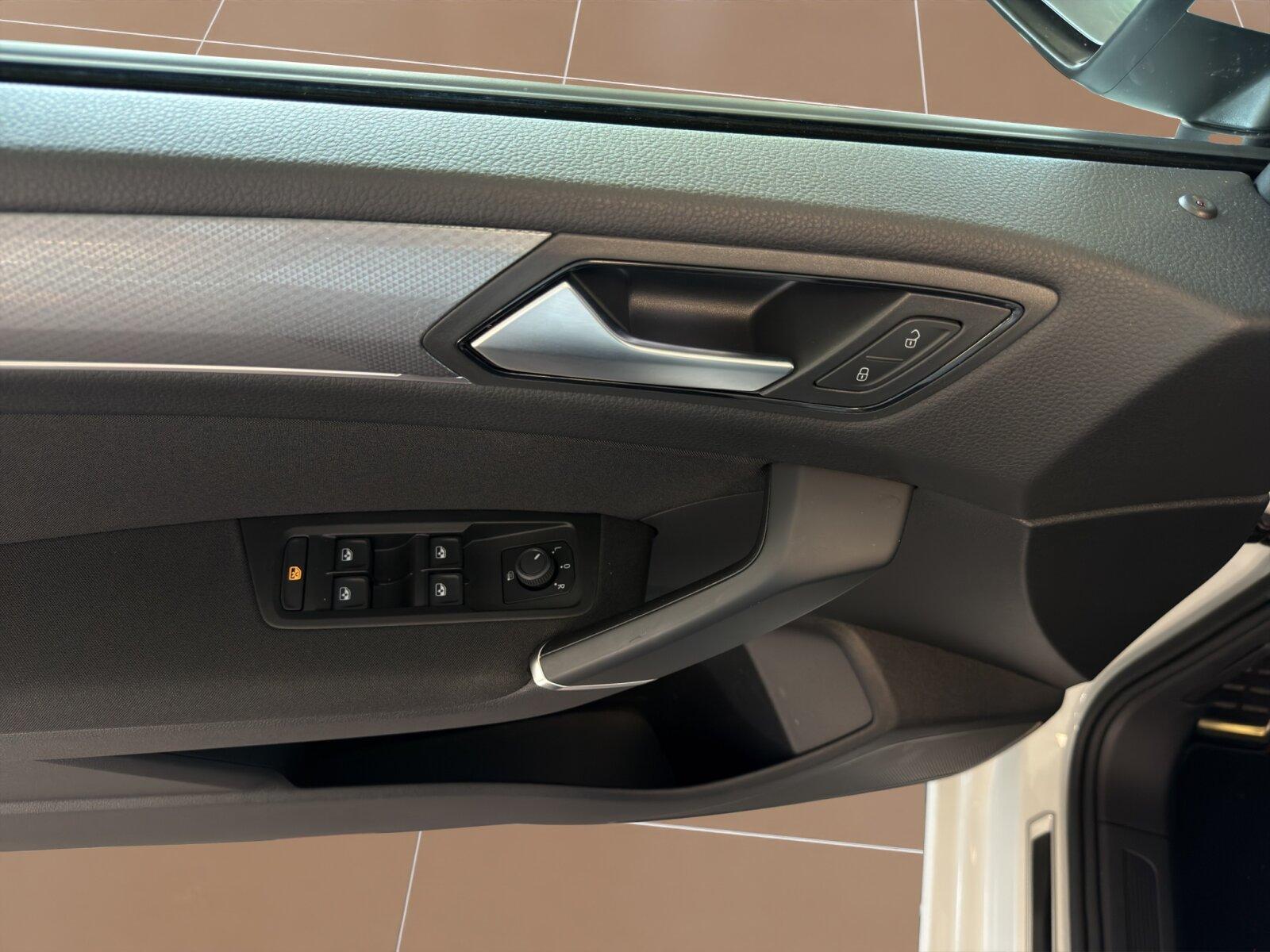 Volkswagen Touran Active 1.5 TSI DSG AHK APP Kamera, миниатюра 13