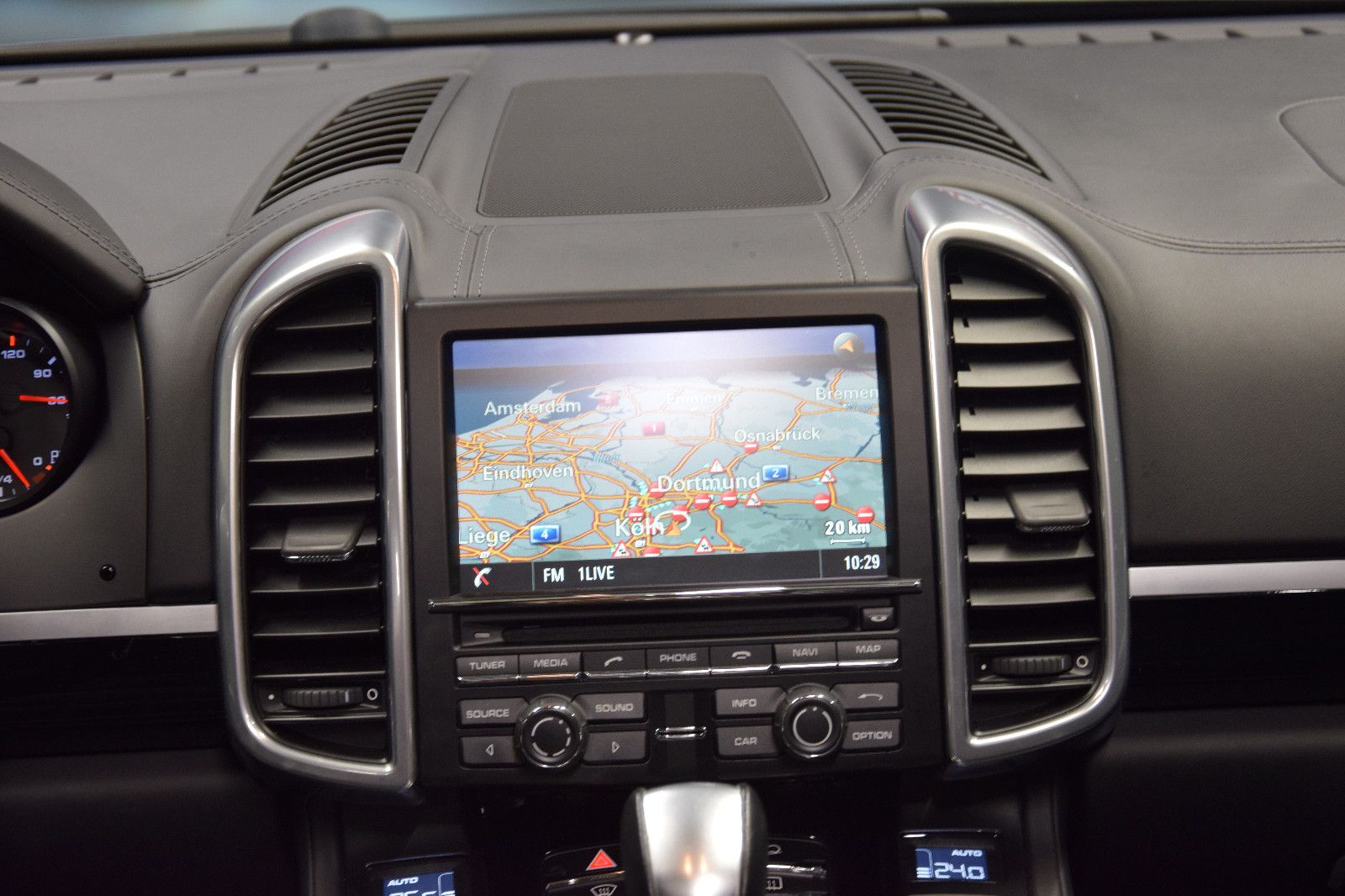Fahrzeugabbildung Porsche Cayenne S V8 Diesel Leder Pano Bose Kamera 21"
