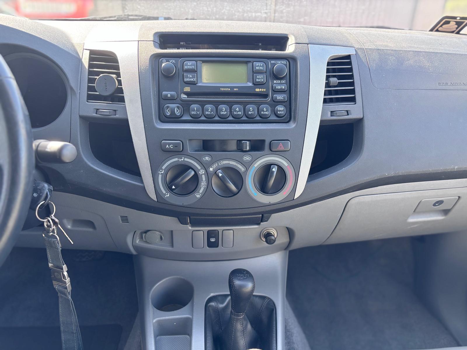 Toyota Hilux 2007 — photo 9
