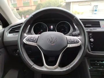 Volkswagen Tiguan - 10