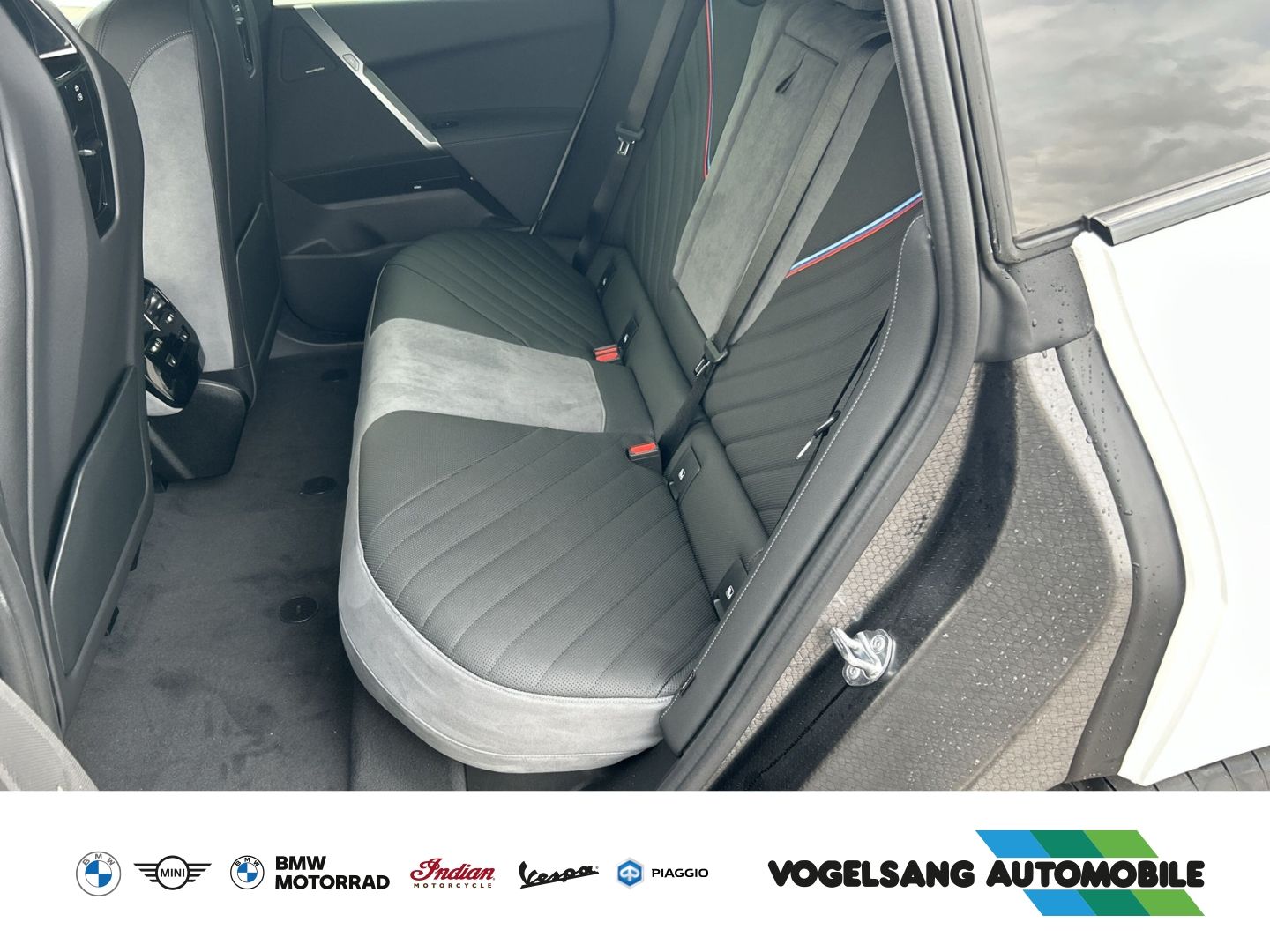 Fahrzeugabbildung BMW iX xDrive45 M Sport 0,25% Dienstwagenversteuerun
