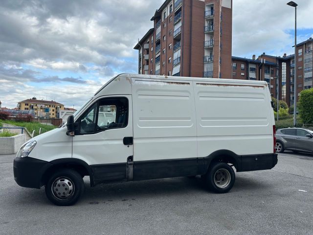Iveco Daily Furgone Iveco daily 2.3 mjt alto med