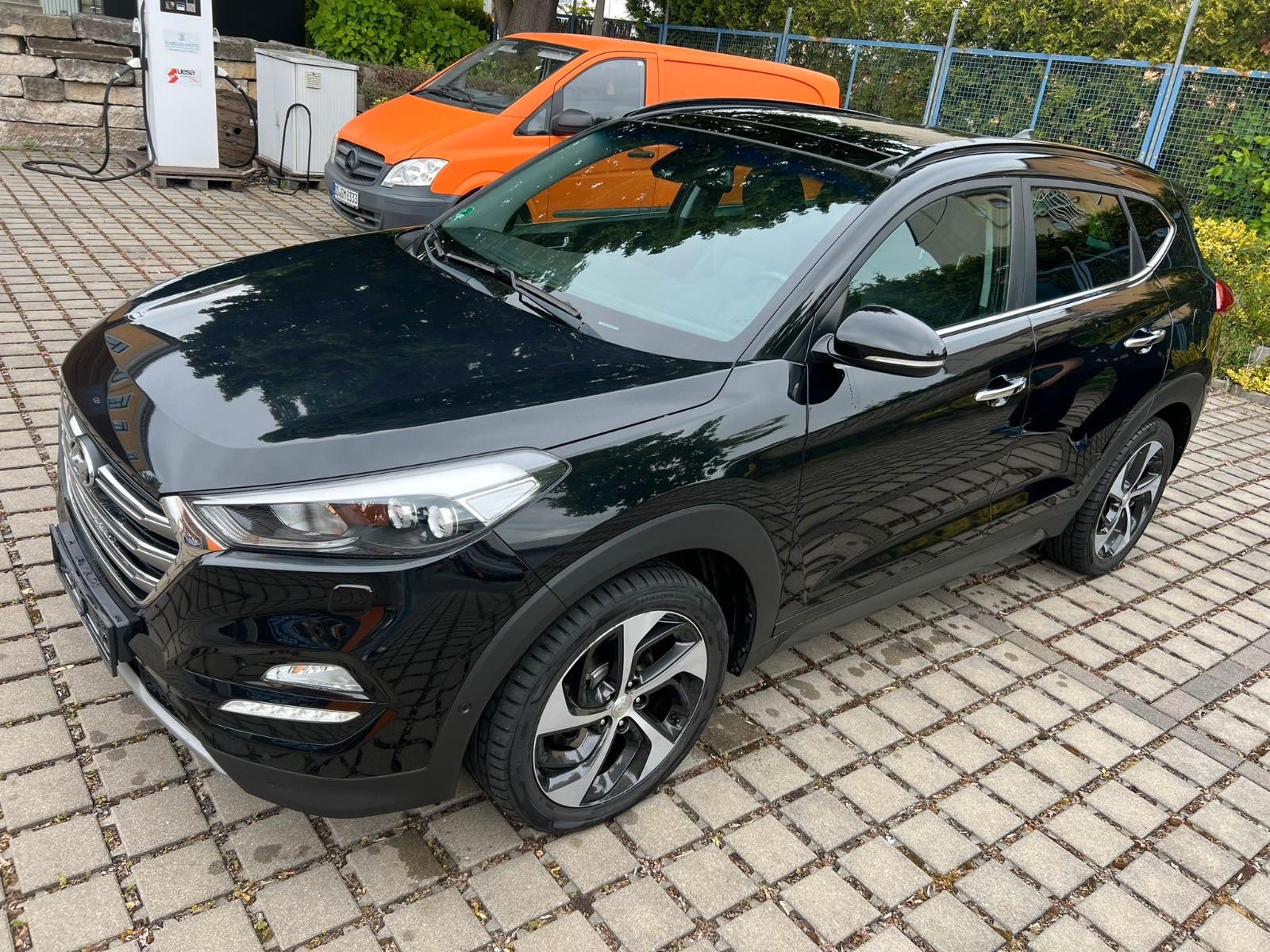 Hyundai Tucson 2.0 Premium/4x4/Panorama/Voll Ausstattung