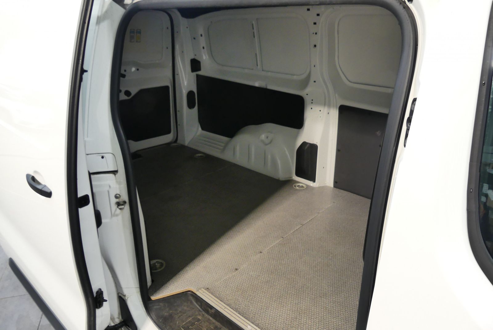 Fahrzeugabbildung Opel Vivaro 2.0 D Cargo Edition Lang NAV+KAMERA+SHZ