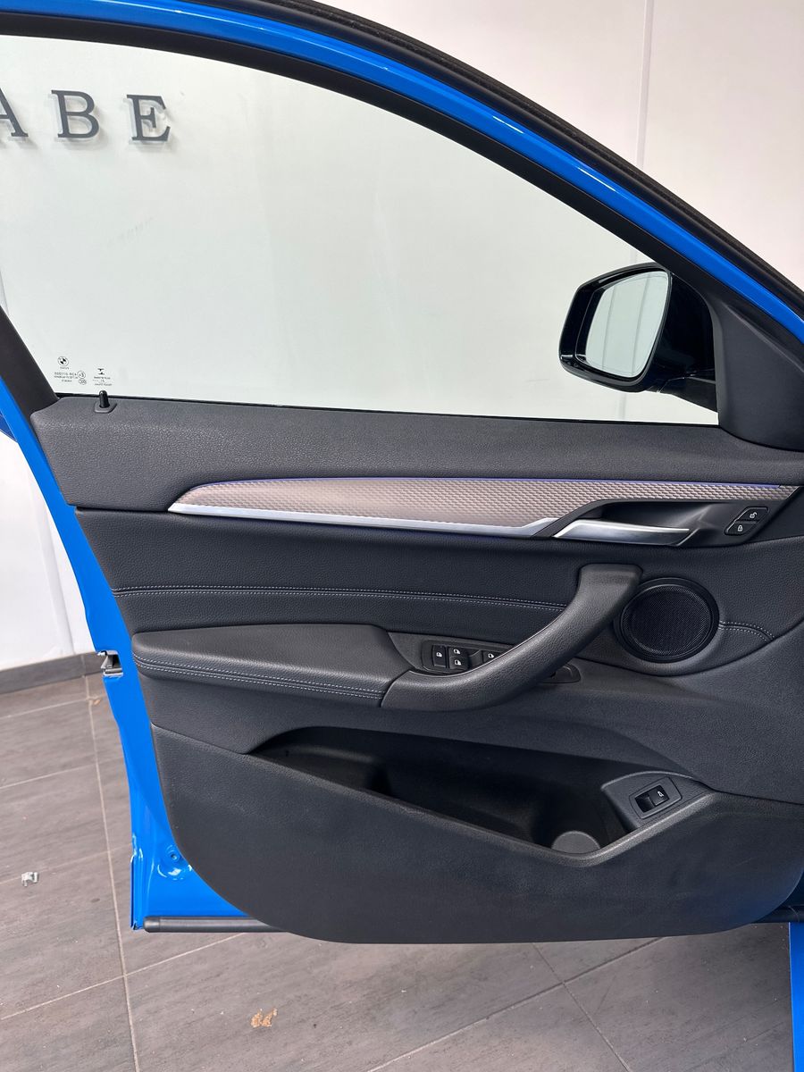 Fahrzeugabbildung BMW X2 M35i NAV+LED+PANO+HUD+KAM+SHZ+PDC+DAB+KLIMA