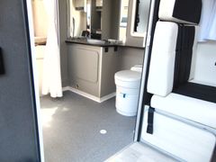 Across Aero 689 CDH | *Rollstuhlgerecht*mit hydr.Lift