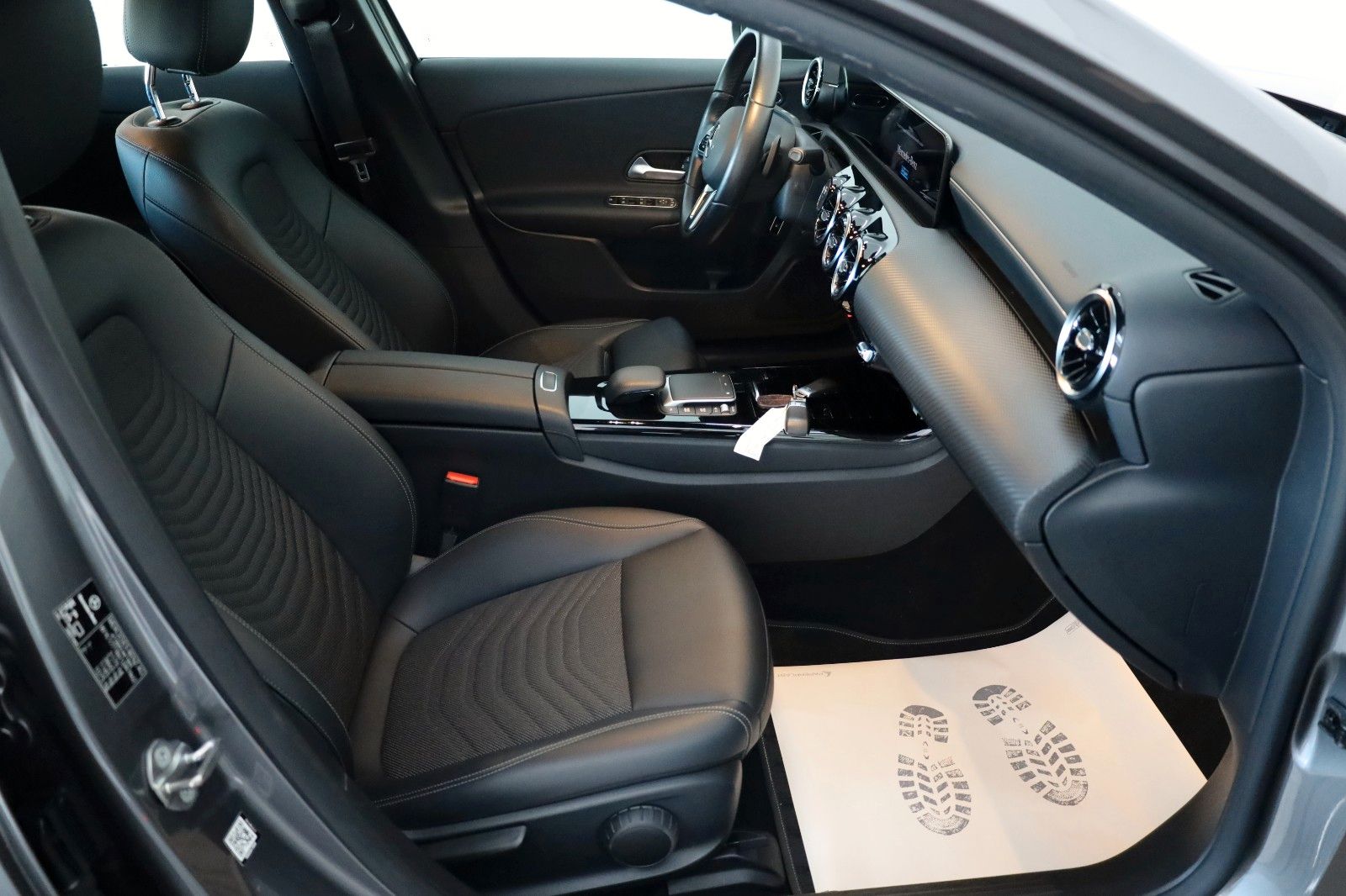 Fahrzeugabbildung Mercedes-Benz A 250 e Lim.Style,T.Leder,Navi,Kamera,CarPlay,SH