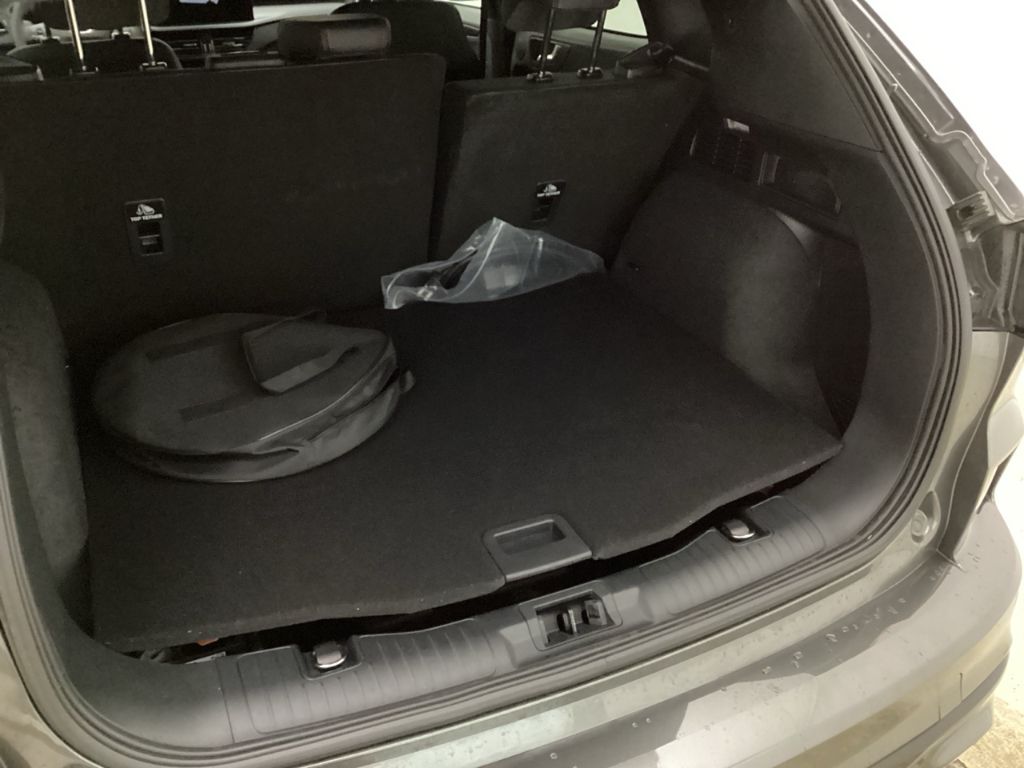 Fahrzeugabbildung Ford Kuga Plug-In Hybrid ST-Line X HUD Navi B&O LED
