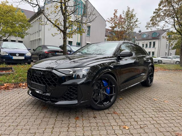 Audi RS Q8 performance FACE LIFT 305KM/H