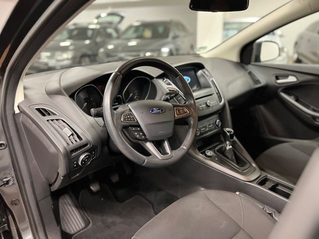 Ford FOCUS TURNIER BUSINESS/ 96.tKM/ GARANTIE/ NAVI/ Ford FOCUS TURNIER BUSINESS/ 96.tKM/ GARANTIE/ NAVI/