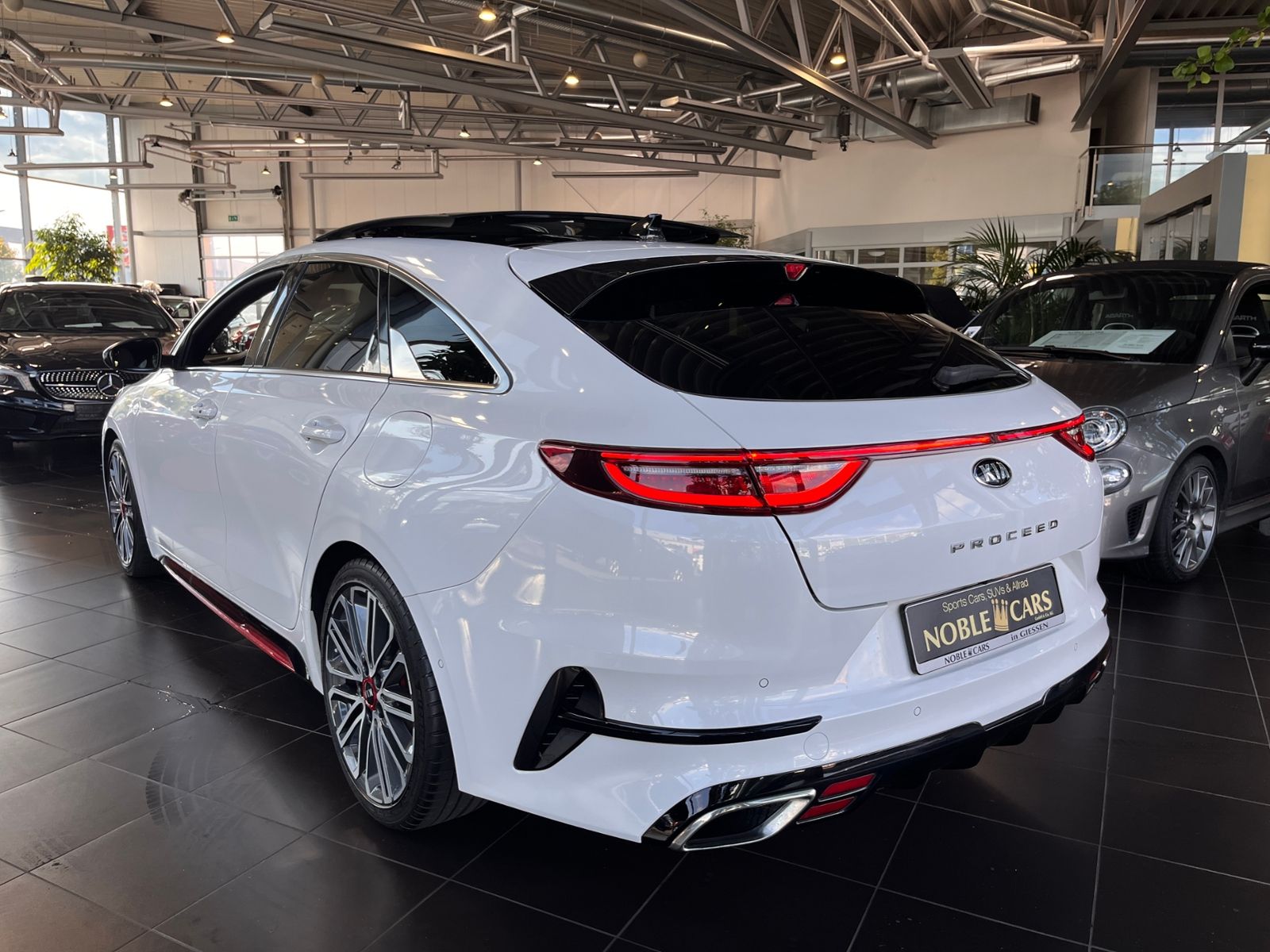 Fahrzeugabbildung Kia ProCeed GT AHK PANO KLIMA LED NAVI ALU