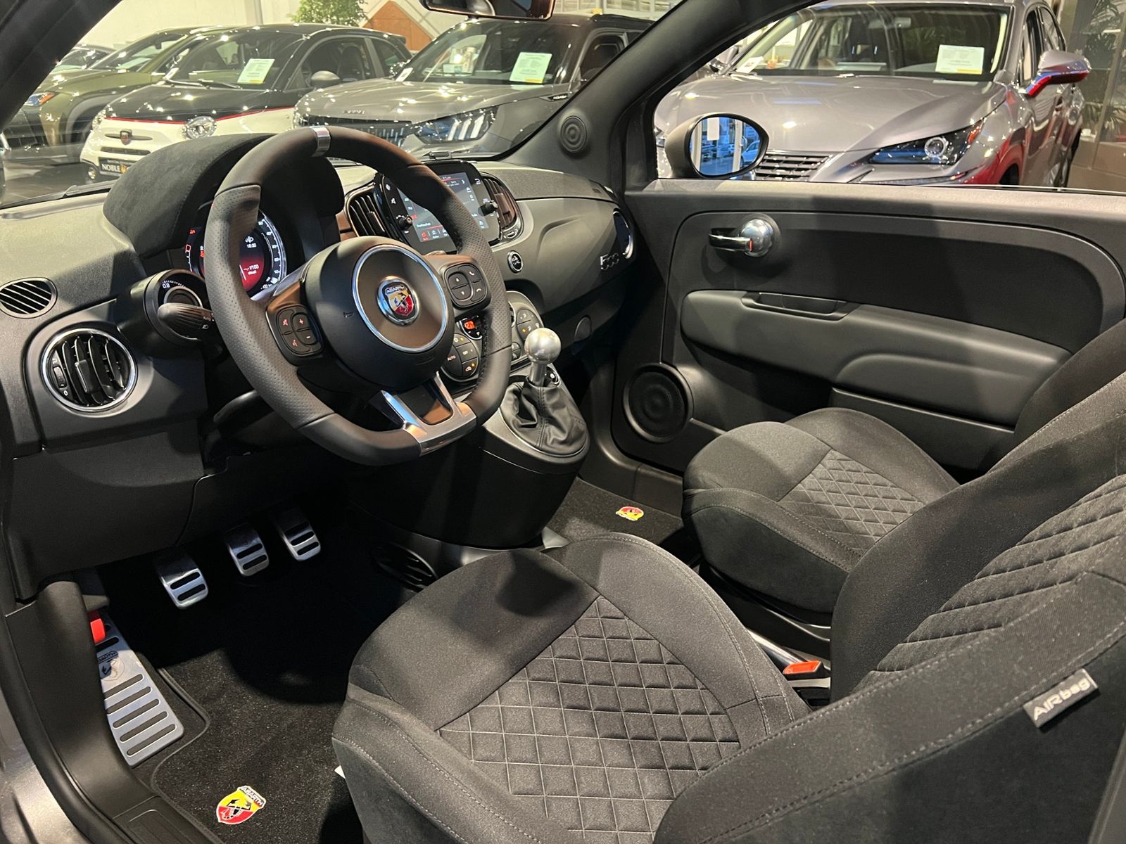 Fahrzeugabbildung Abarth 595C T-Jet NAV DAB PDC ALU