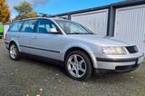 Volkswagen Passat 1.8 Automatik *TÜV NEU* - Volkswagen Passat aus 2000: Kombi