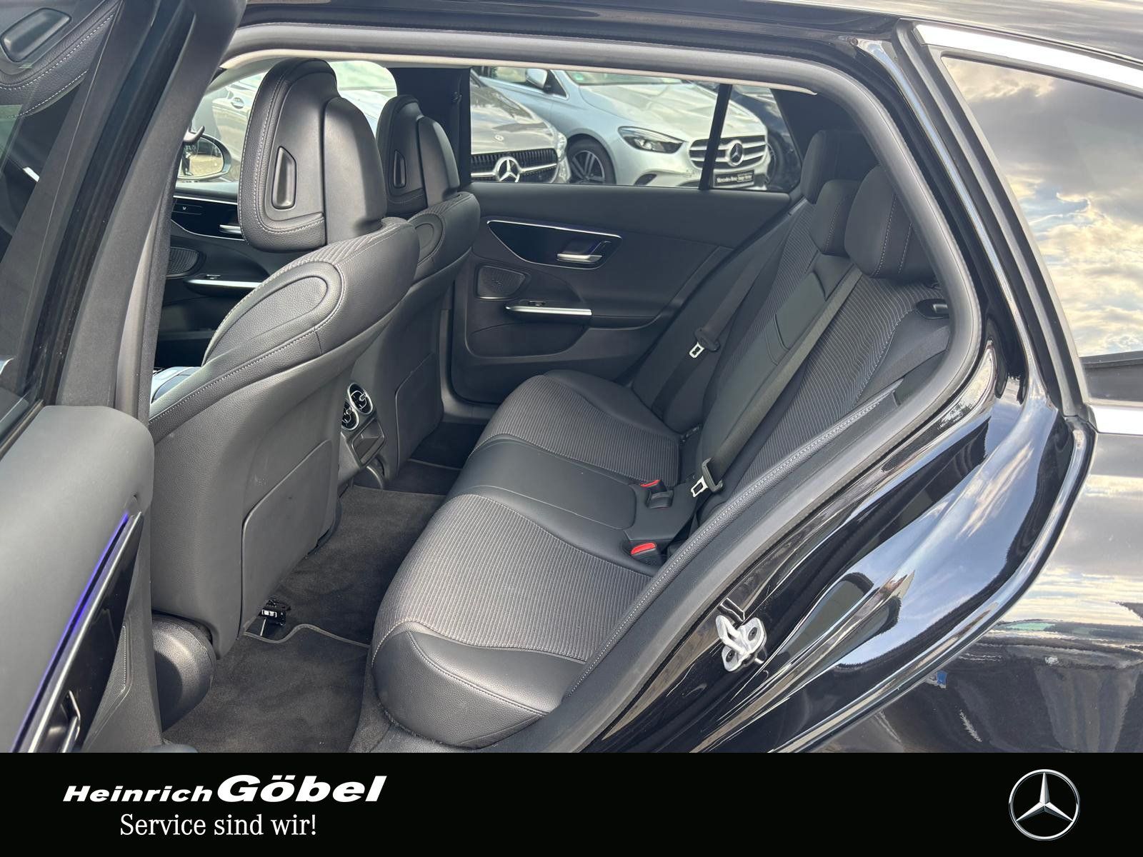 Fahrzeugabbildung Mercedes-Benz C 200 T AVANTGARDE*PANO*AHK*KAMERA*TOTWINKEL*