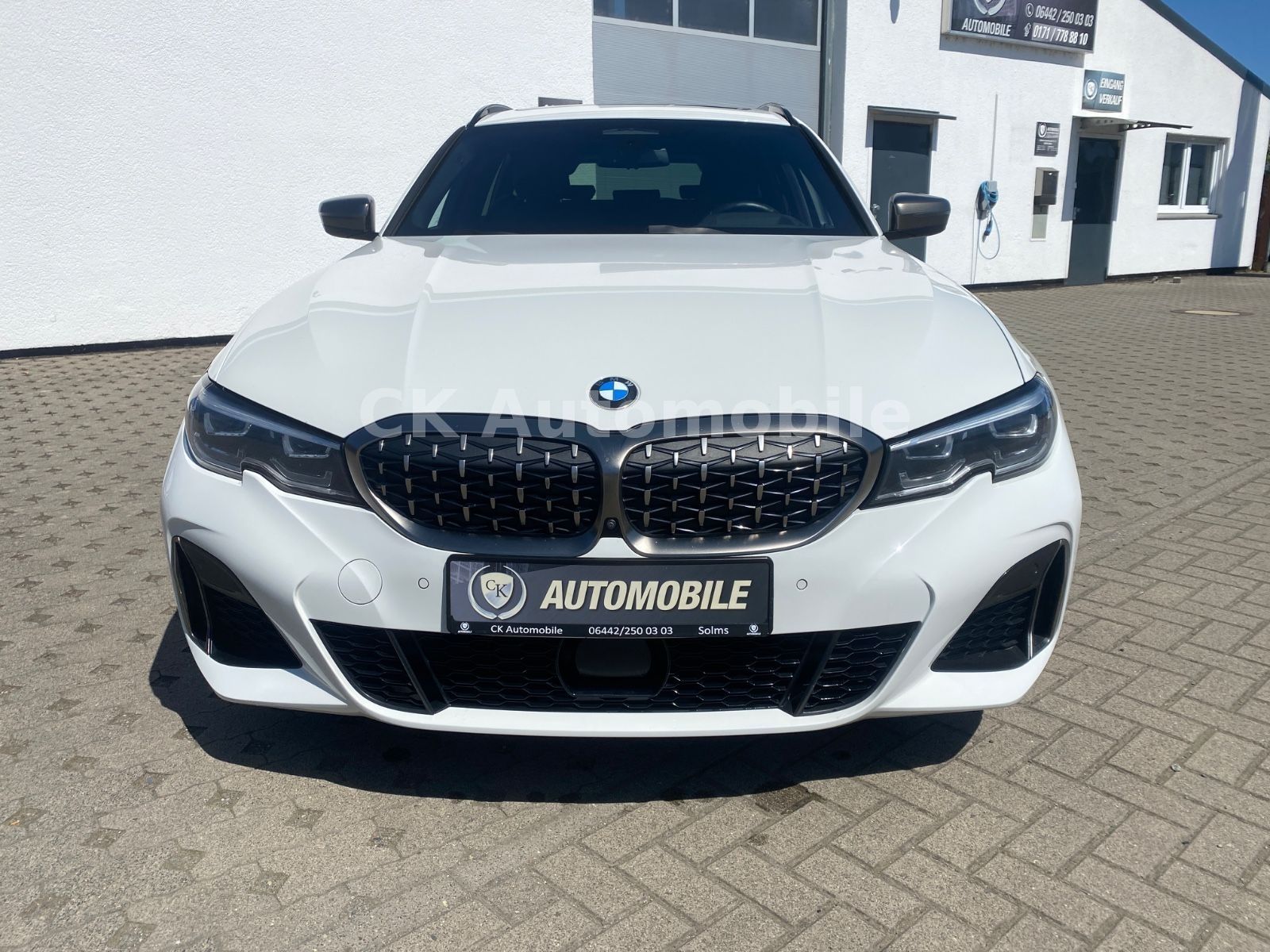 Fahrzeugabbildung BMW M340i Touring xDrive/Navi/HeadUP/Pano/360°