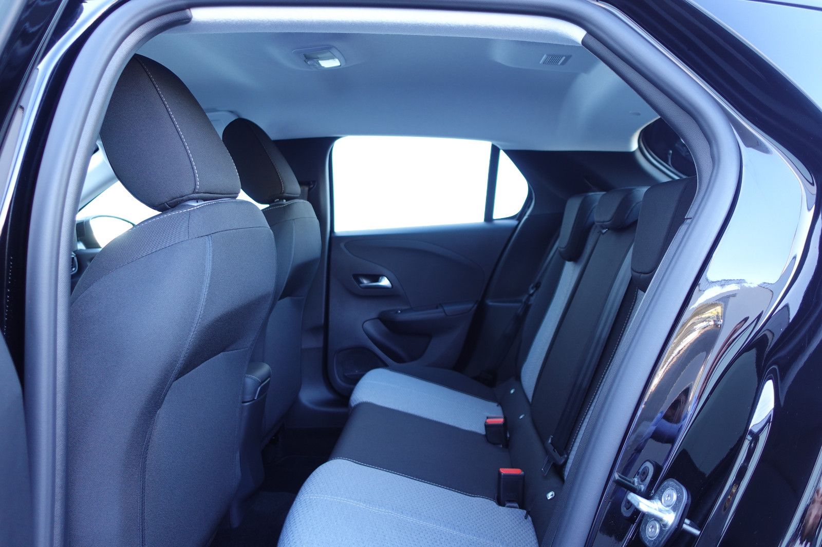 Fahrzeugabbildung Opel Corsa Hybrid Edition Sitzh.,Allwetter,LED,PDC