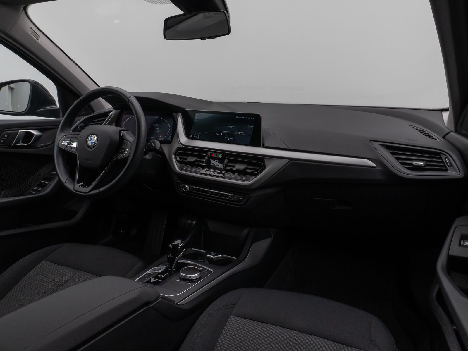 Fahrzeugabbildung BMW 118i DAB CockPitProf LED PDC Geschwindigkeitsreg