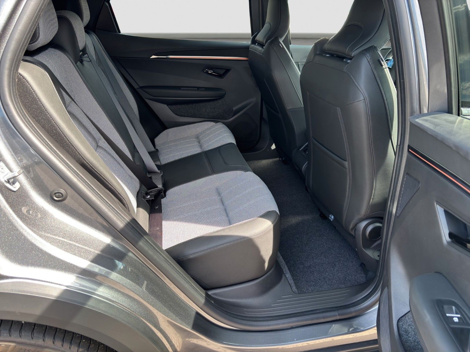 Fahrzeugabbildung Mitsubishi Eclipse Cross Diamant TOP 87 kWh+22kW TAGESZULAS