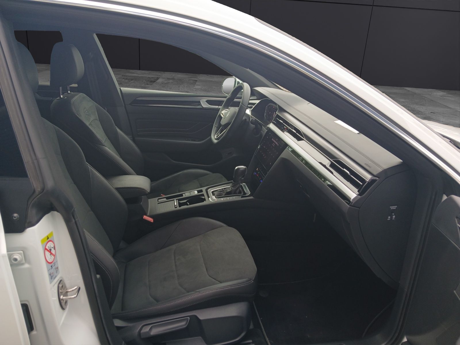 Fahrzeugabbildung Volkswagen Arteon SB TDI DSG R-Line 4M LED AHK Navi HUD ACC