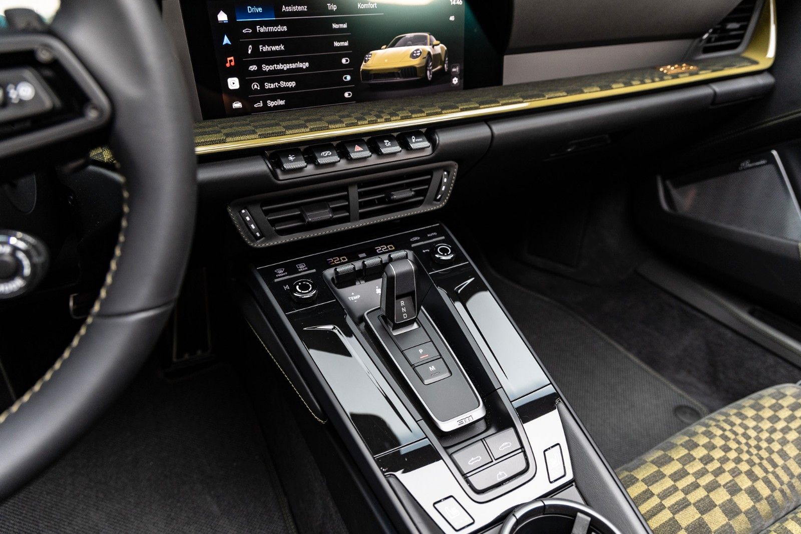 Fahrzeugabbildung Porsche 992.2 GTS Cabrio Spirit 70 + PCCB + Burmester