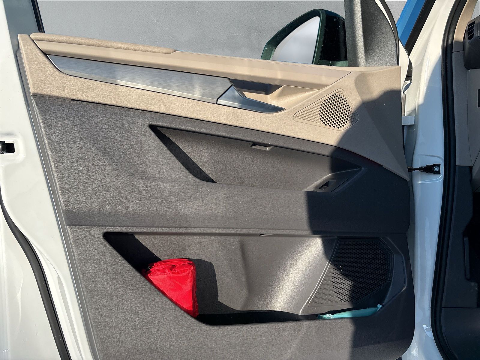 Fahrzeugabbildung Volkswagen Multivan Life Edition 110kW 7-Gang DSG Navi, AHK