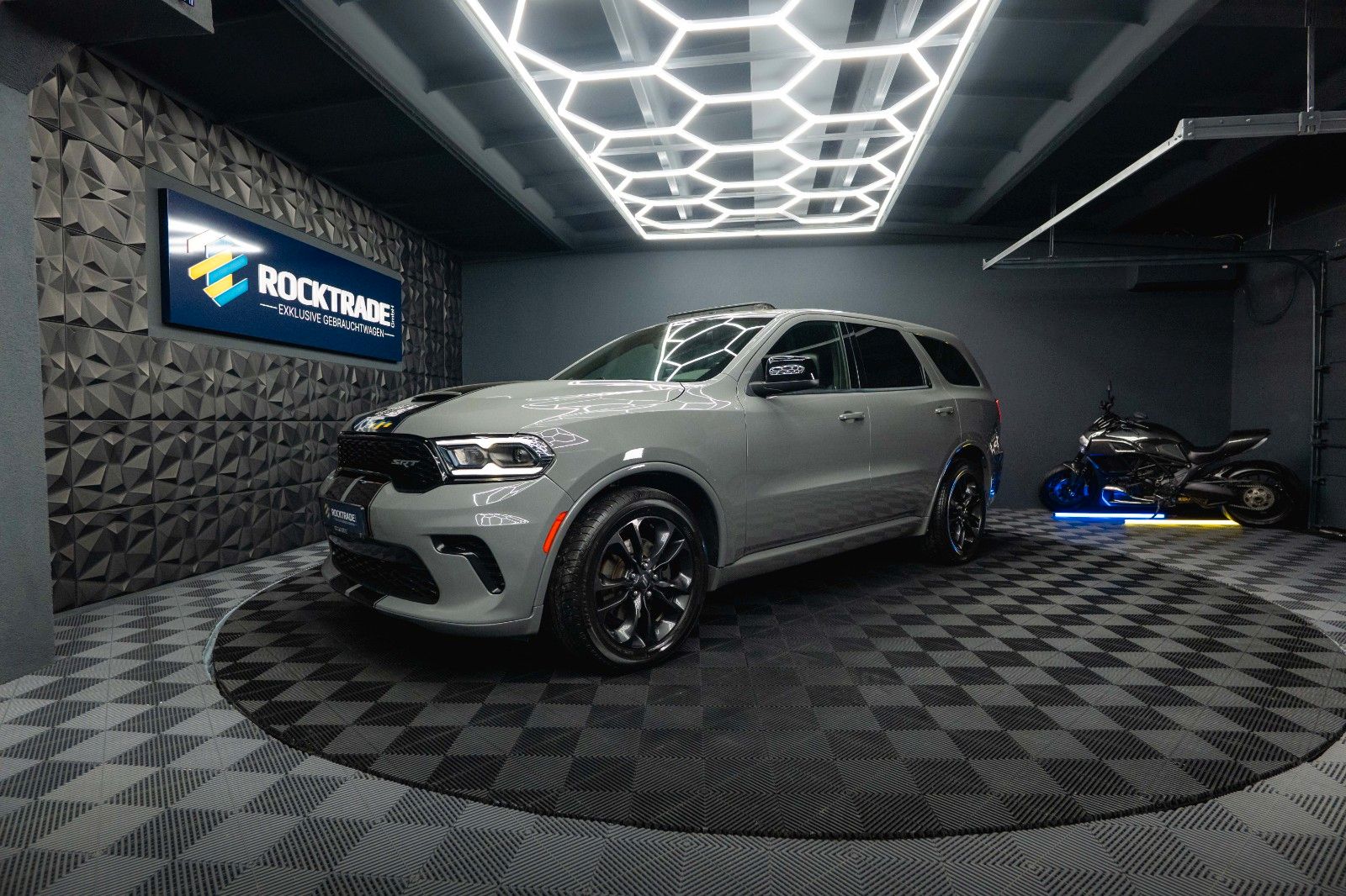 Fahrzeugabbildung Dodge Durango 5.7 V8 R/T SRT 4x4 Night-Paket Modell 22