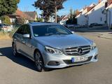 Mercedes-Benz Mercedes E220 CDI Automatik | LED | Schiebedach  - Mercedes-Benz E-Class: Mercede