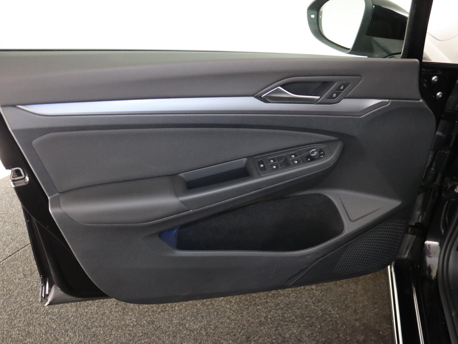 Volkswagen Golf VIII 1.5 TSI Active AHK LED ACC NAVI KAMERA, миниатюра 15