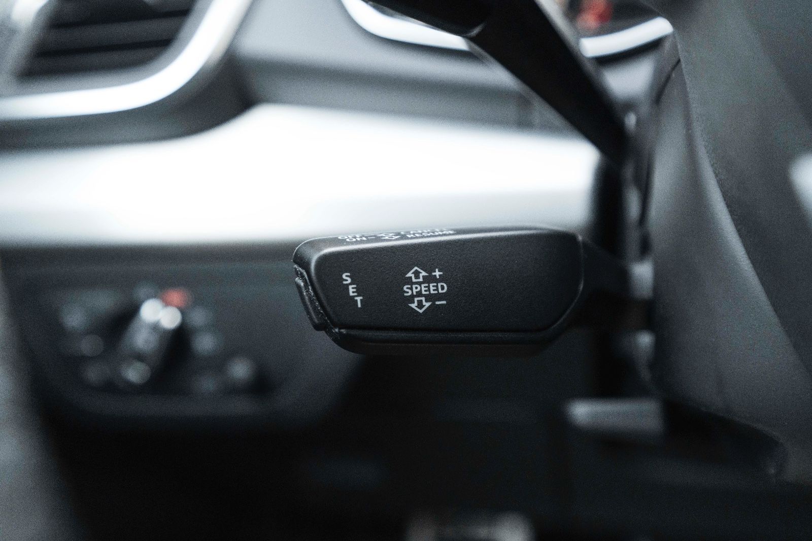 Fahrzeugabbildung Audi Q5 2.0 TFSI QUATTRO S-LINE 360° B&O TOTW SHZ PDC